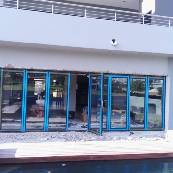 Folding Stacking Door Opus Glass Pty Ltd  (5)