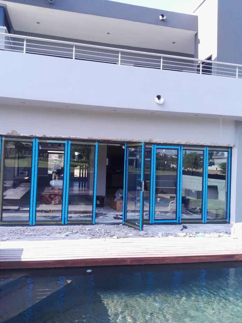 Folding Stacking Door Opus Glass Pty Ltd  (5)